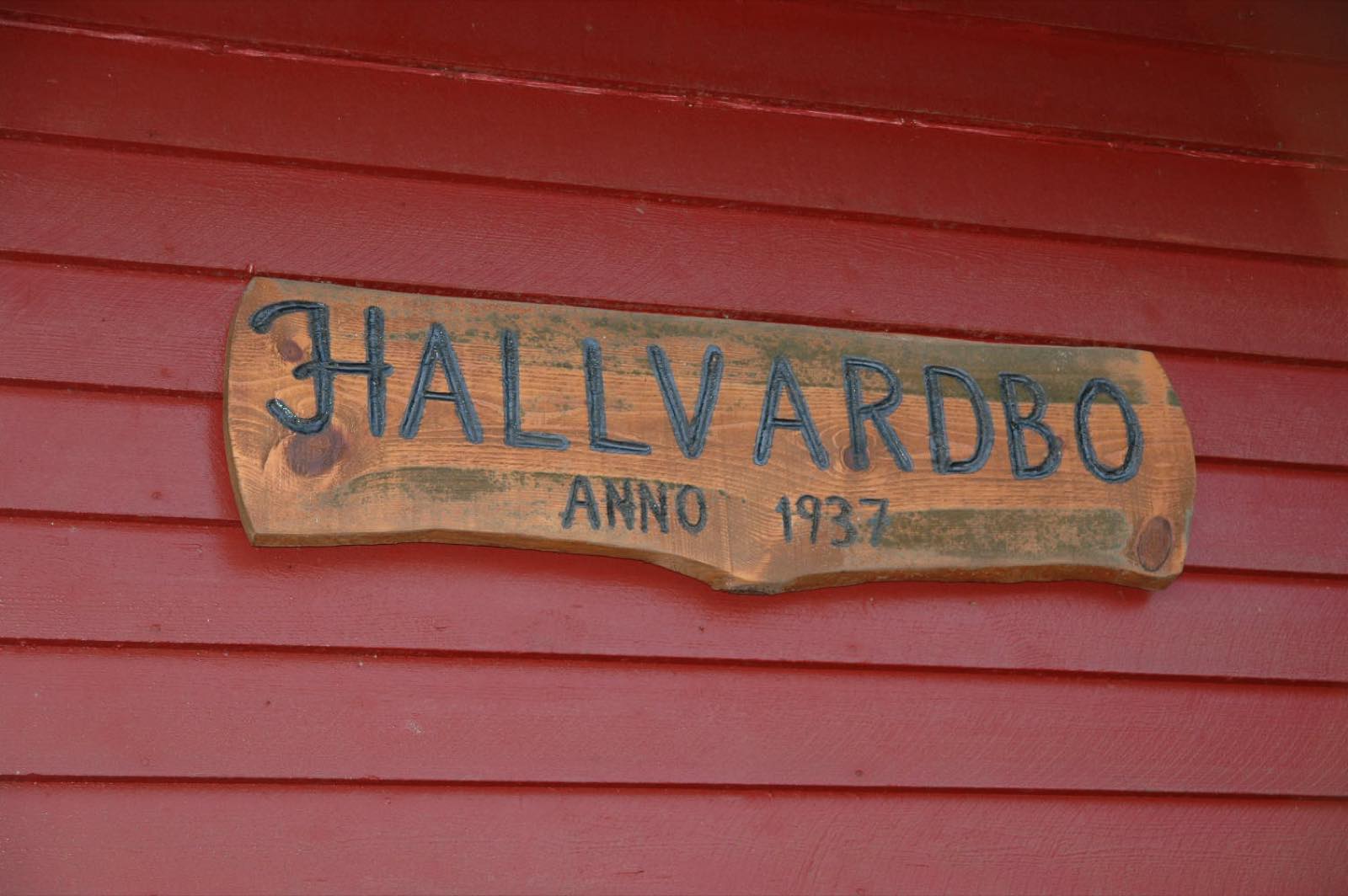 Hallvardbo-skiltet